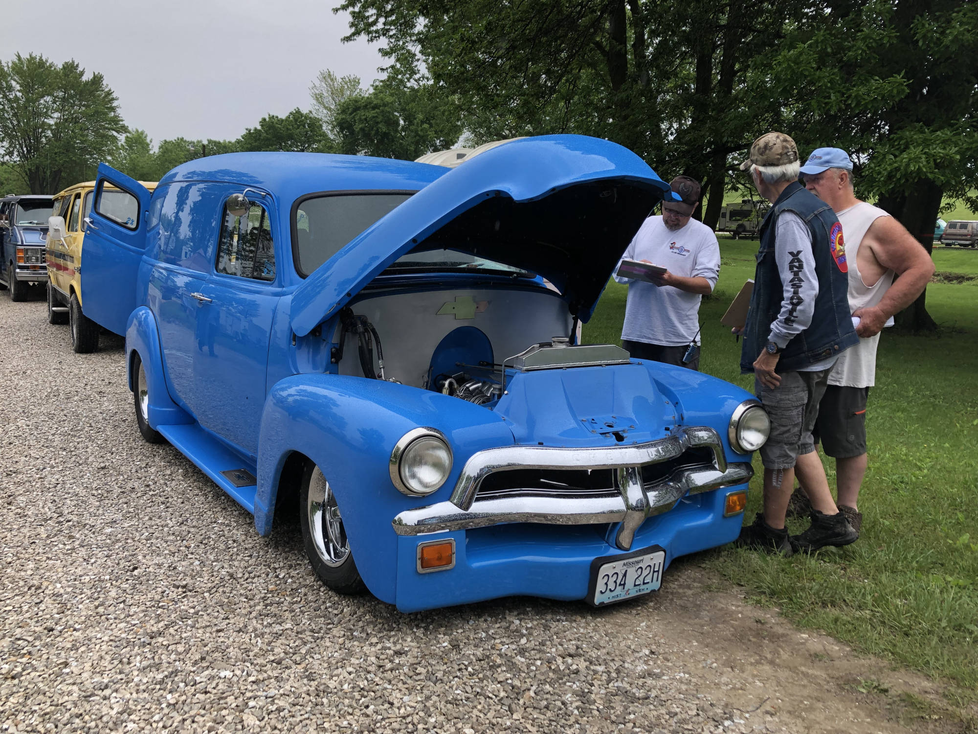 Mike & Suzy Phillips Panel Trucck - 3 Trails Vans