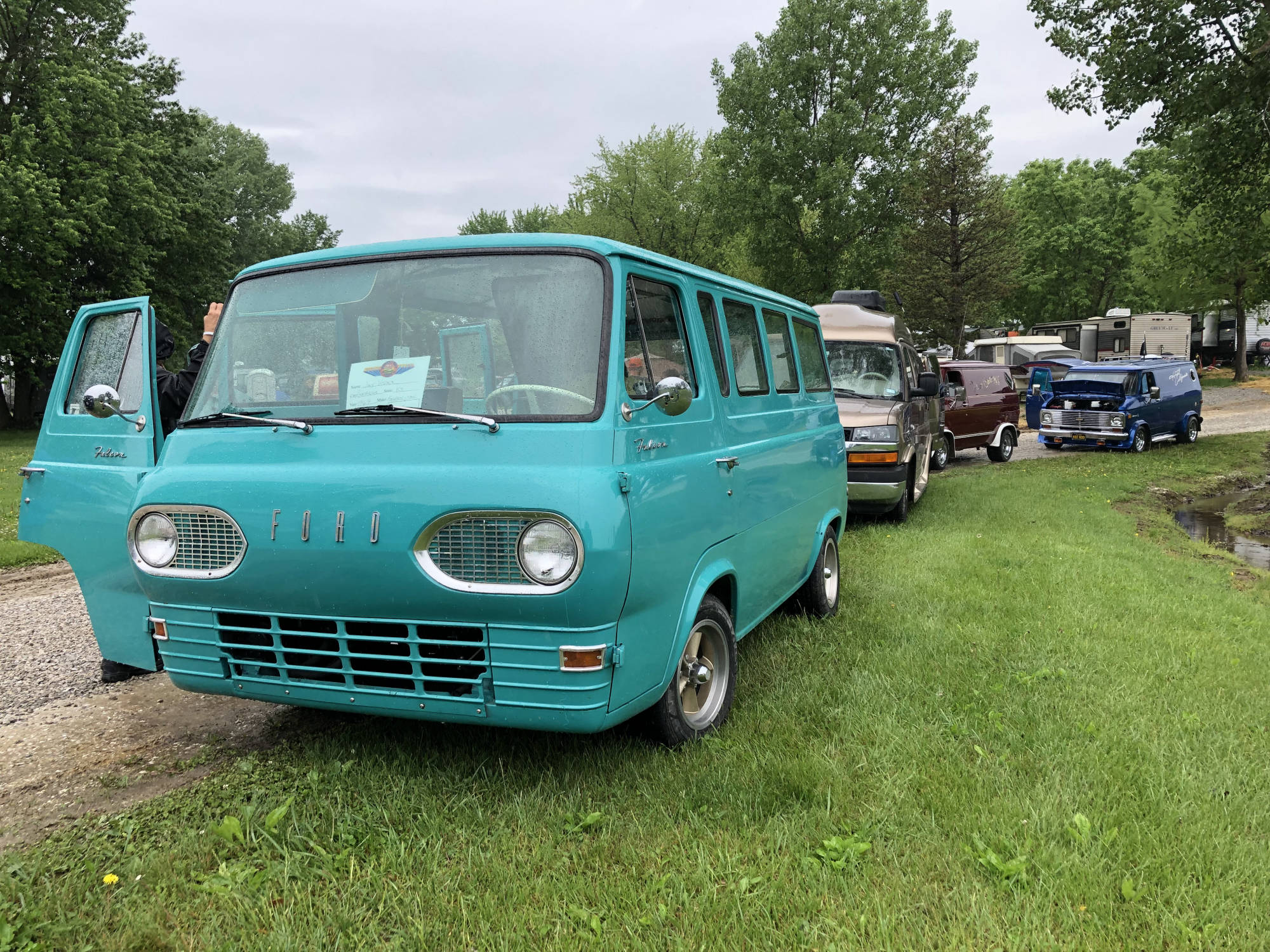 Mike & Suzy Phillips Panel Trucck - 3 Trails Vans